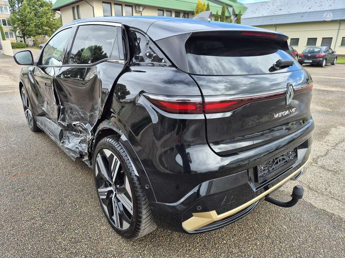 Renault Megane E-Tech - 4