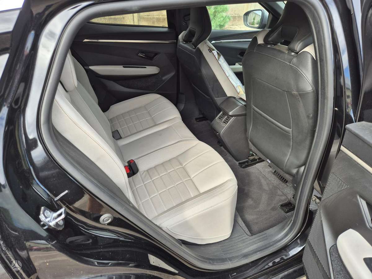 Renault Megane E-Tech - 11