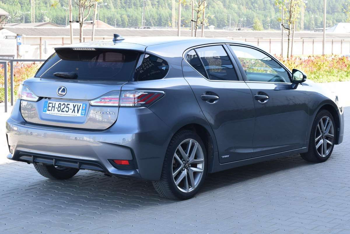 Lexus CT 200h - 4