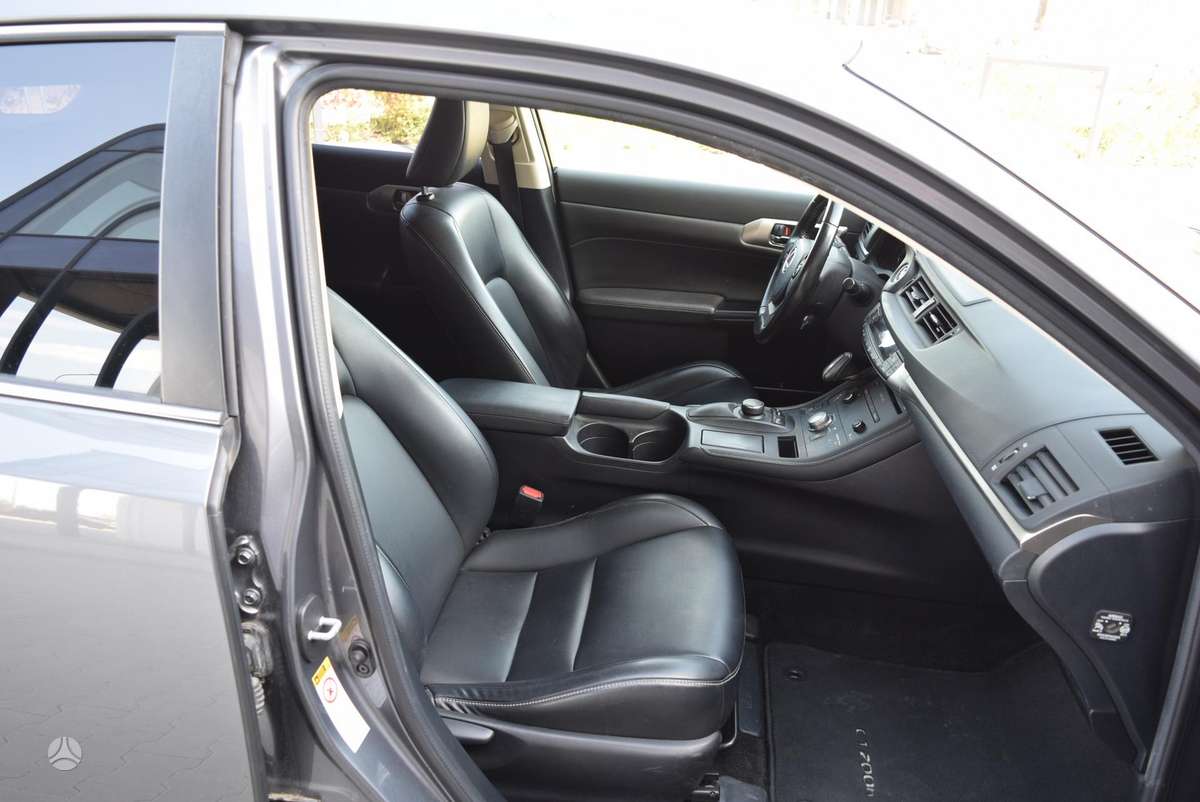Lexus CT 200h - 8