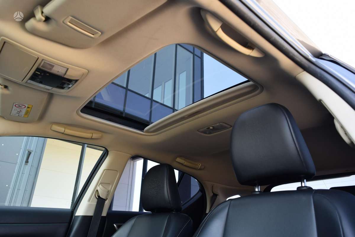 Lexus CT 200h - 12