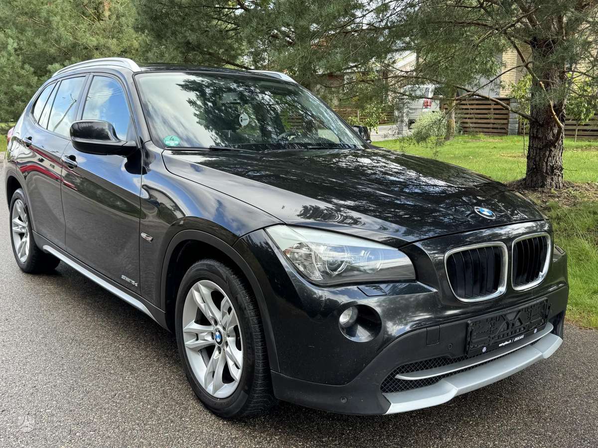 BMW X1, 2.0 l., off-road / crossover