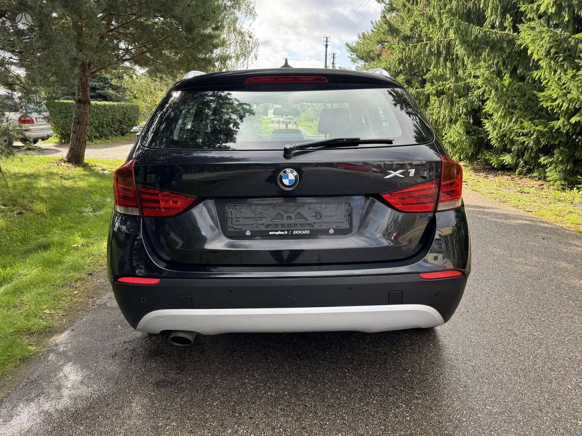 BMW X1, 2.0 l., off-road / crossover