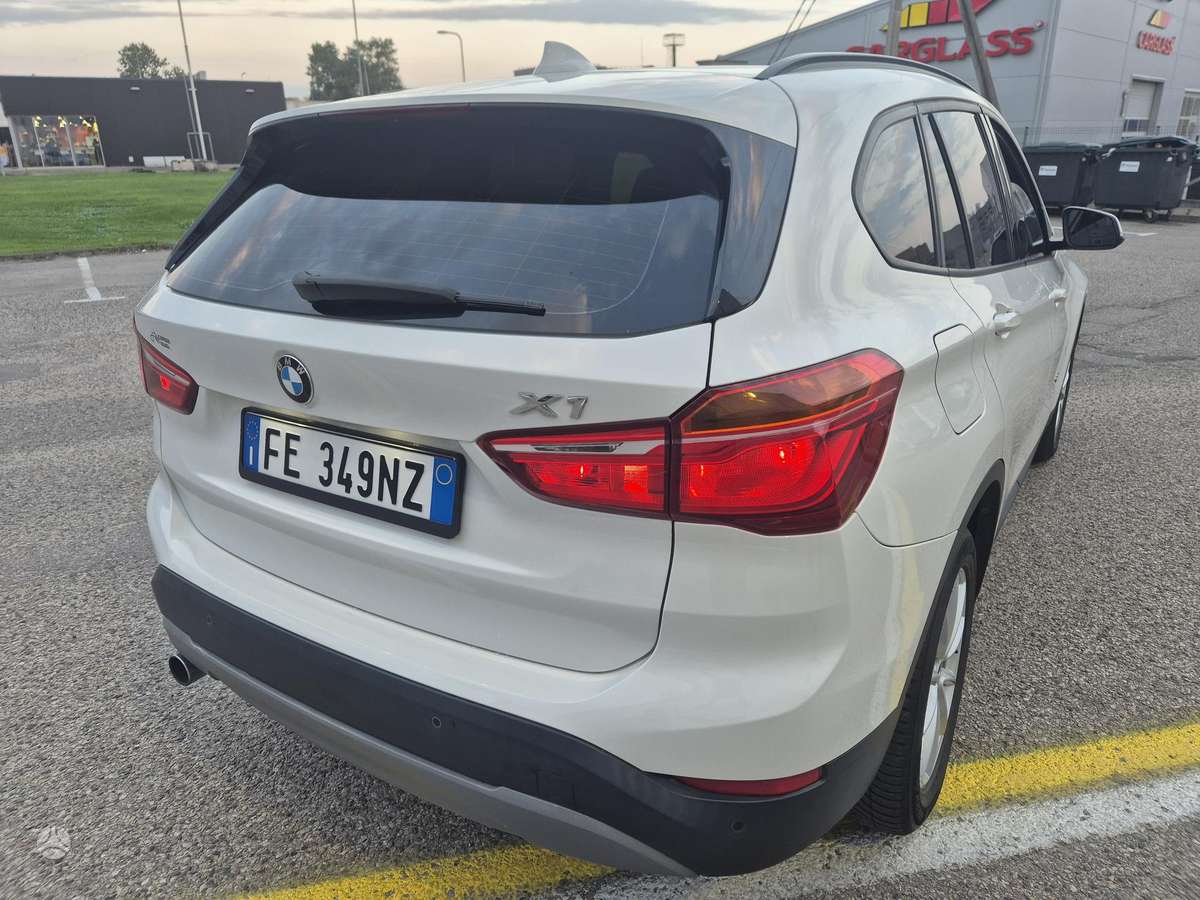 BMW X1, 2.0 l., Внедорожник / Кроссовер