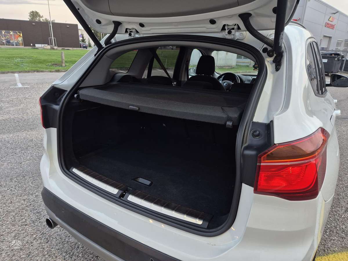 BMW X1, 2.0 l., Внедорожник / Кроссовер