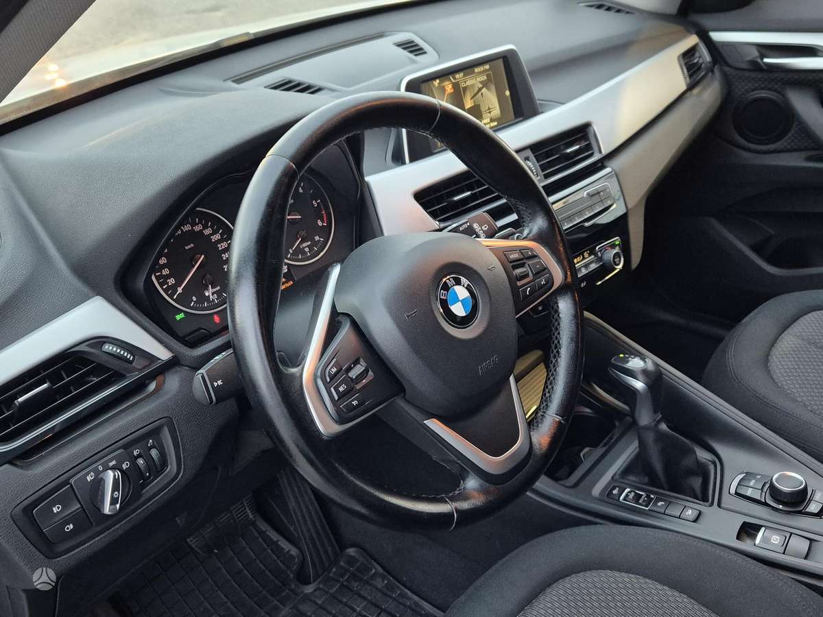 BMW X1, 2.0 l., Внедорожник / Кроссовер