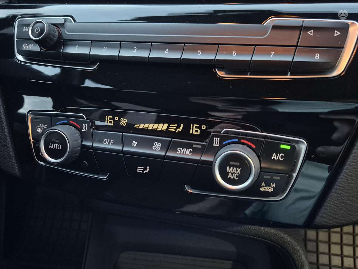 BMW X1, 2.0 l., Внедорожник / Кроссовер