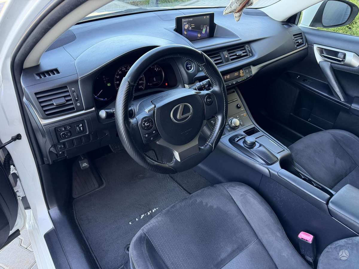 Lexus CT 200h - 7