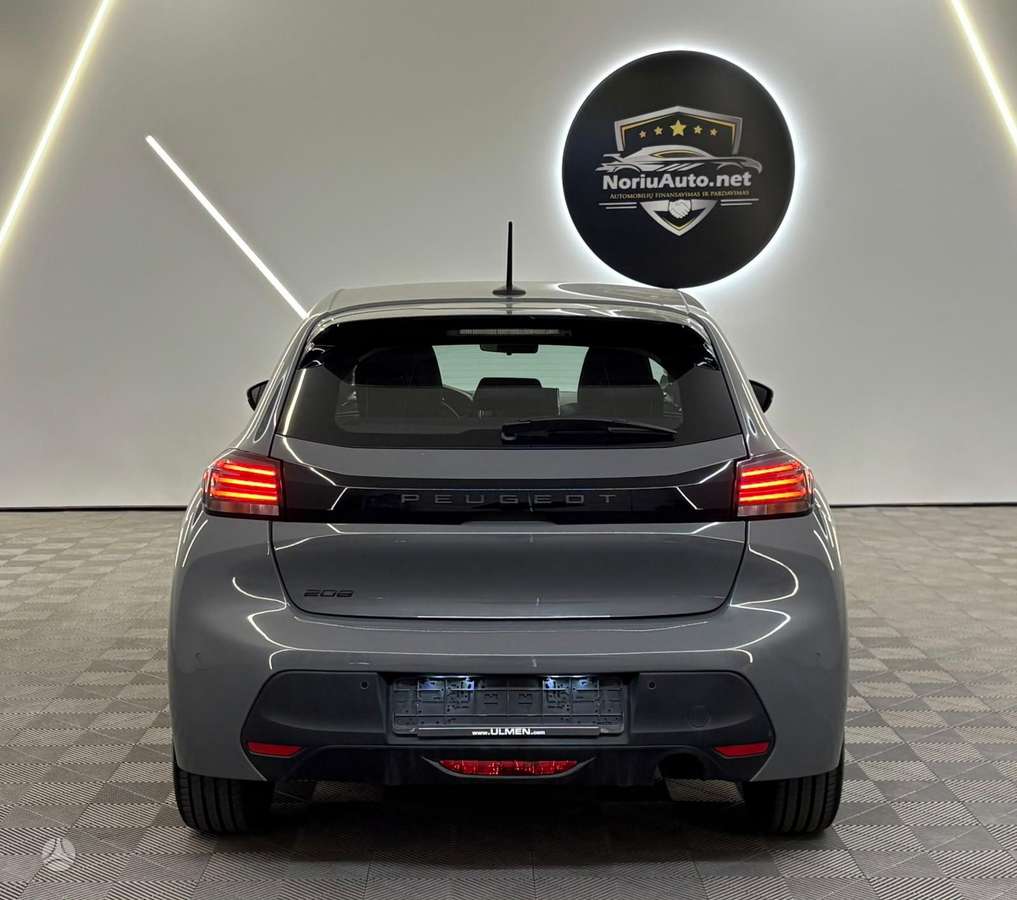 Peugeot 208, 1.2 l., hatchback