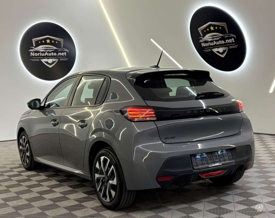 Peugeot 208, 1.2 l., hatchback