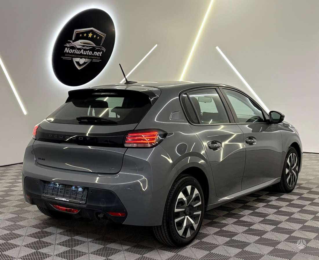 Peugeot 208, 1.2 l., hatchback