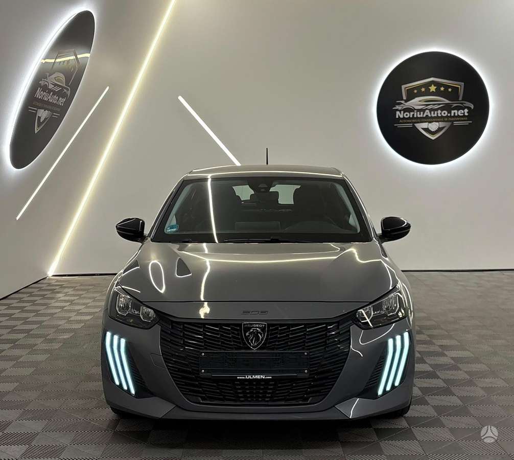 Peugeot 208, 1.2 l., hatchback