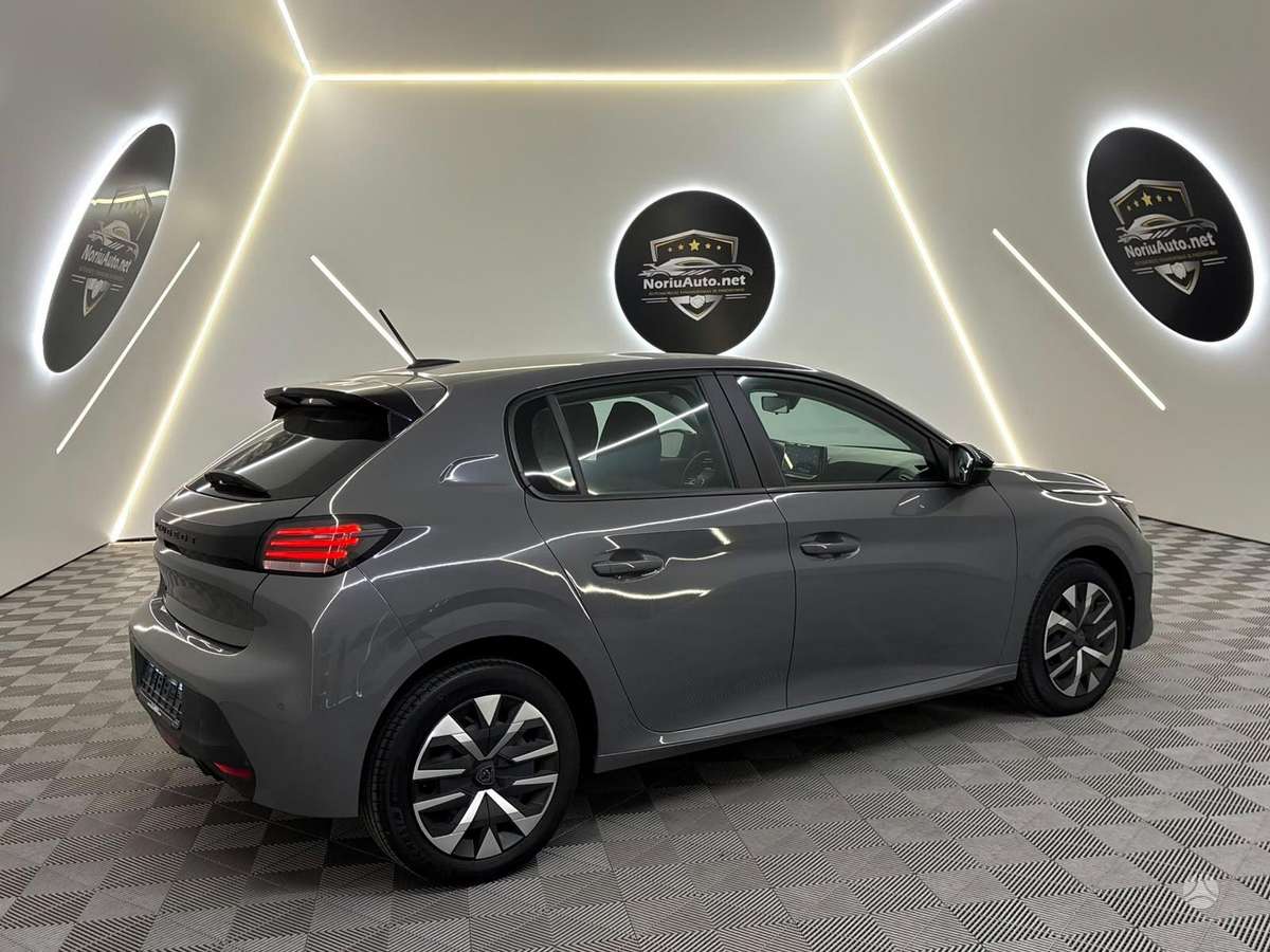 Peugeot 208, 1.2 l., hatchback