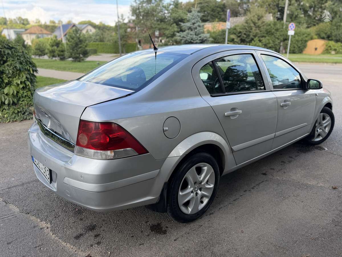 Opel Astra, 1.6 l., Седан