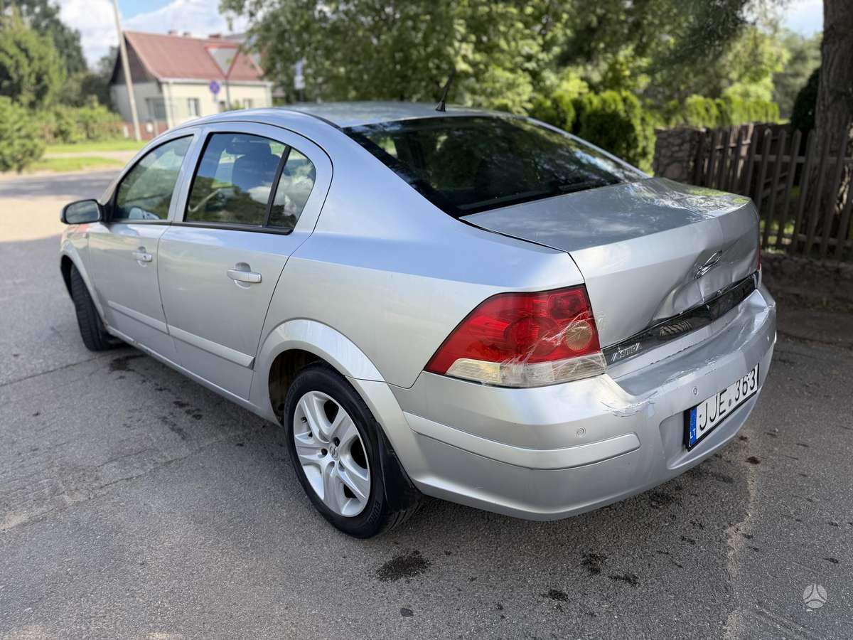 Opel Astra, 1.6 l., Седан