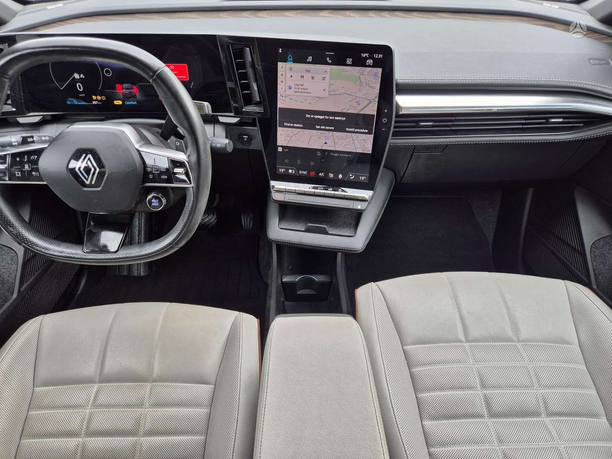 Renault Megane E-Tech - 9