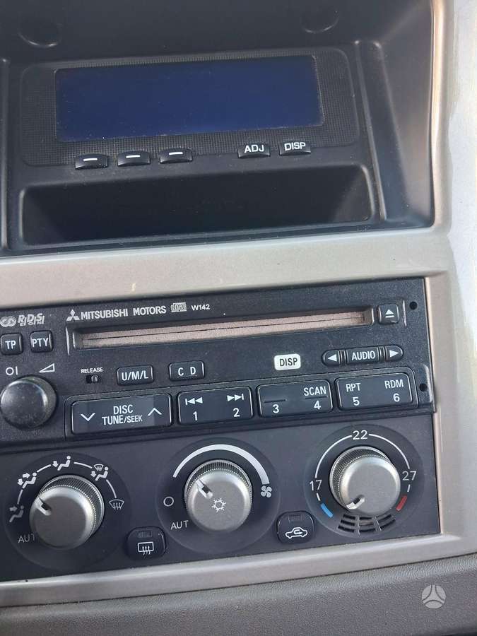 Mitsubishi Pajero - 12