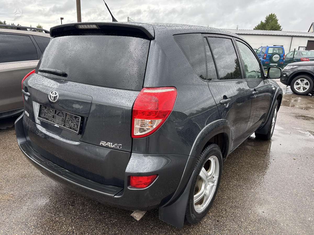 Toyota RAV4 - 3