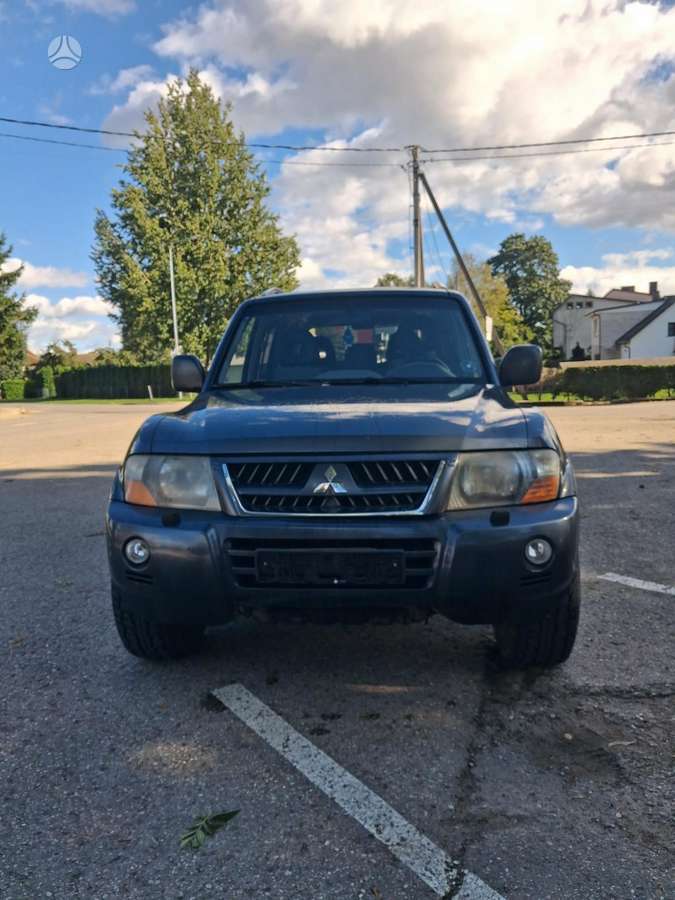 Mitsubishi Pajero - 10