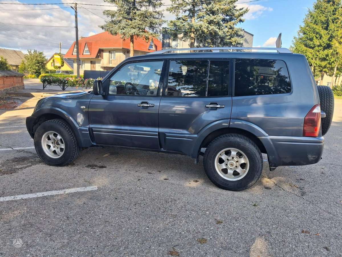 Mitsubishi Pajero - 5