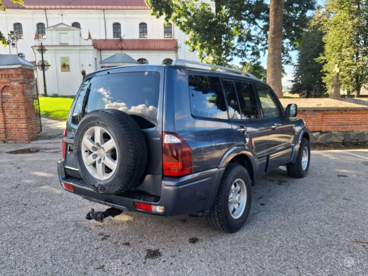 Mitsubishi Pajero - 6