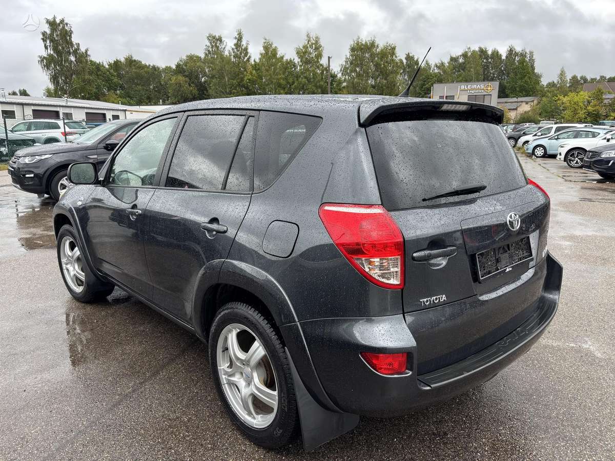 Toyota RAV4 - 5