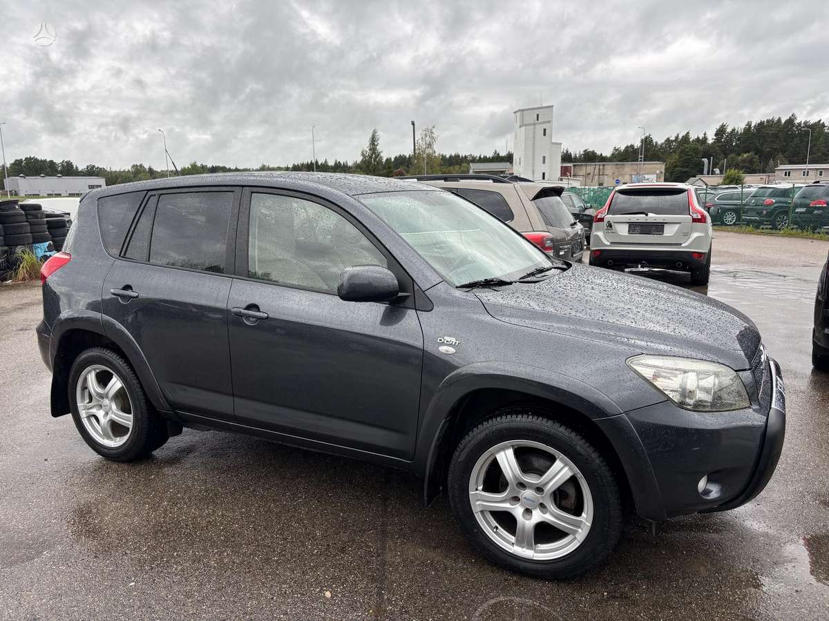 Toyota RAV4 - 7