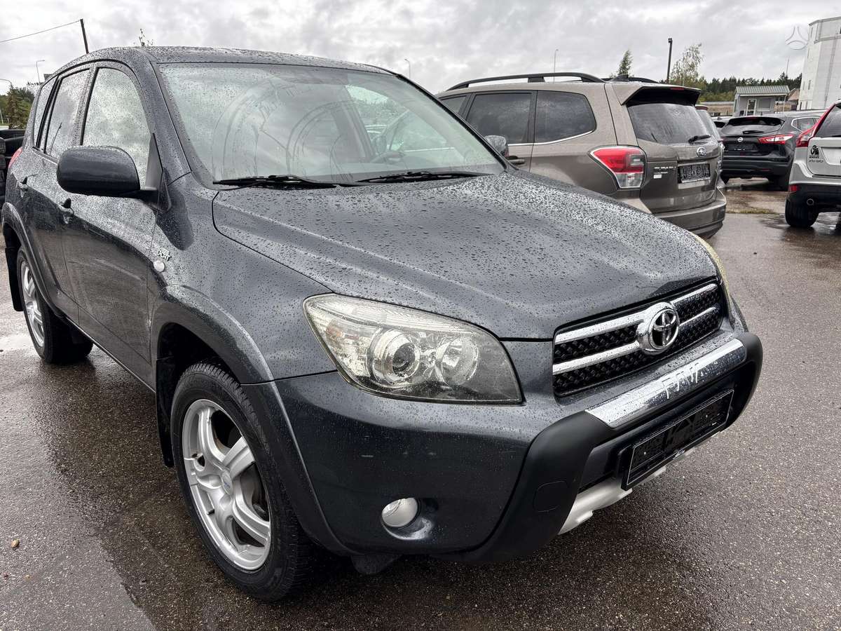 Toyota RAV4 - 8