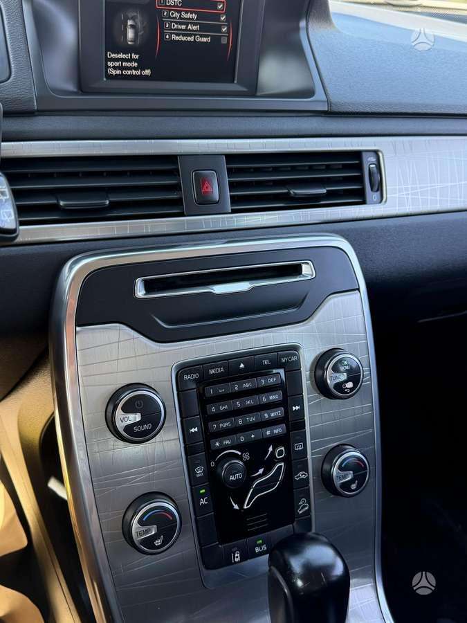 Volvo XC70 - 10