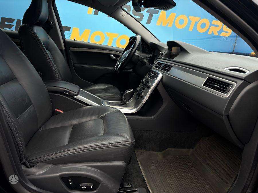 Volvo XC70 - 11