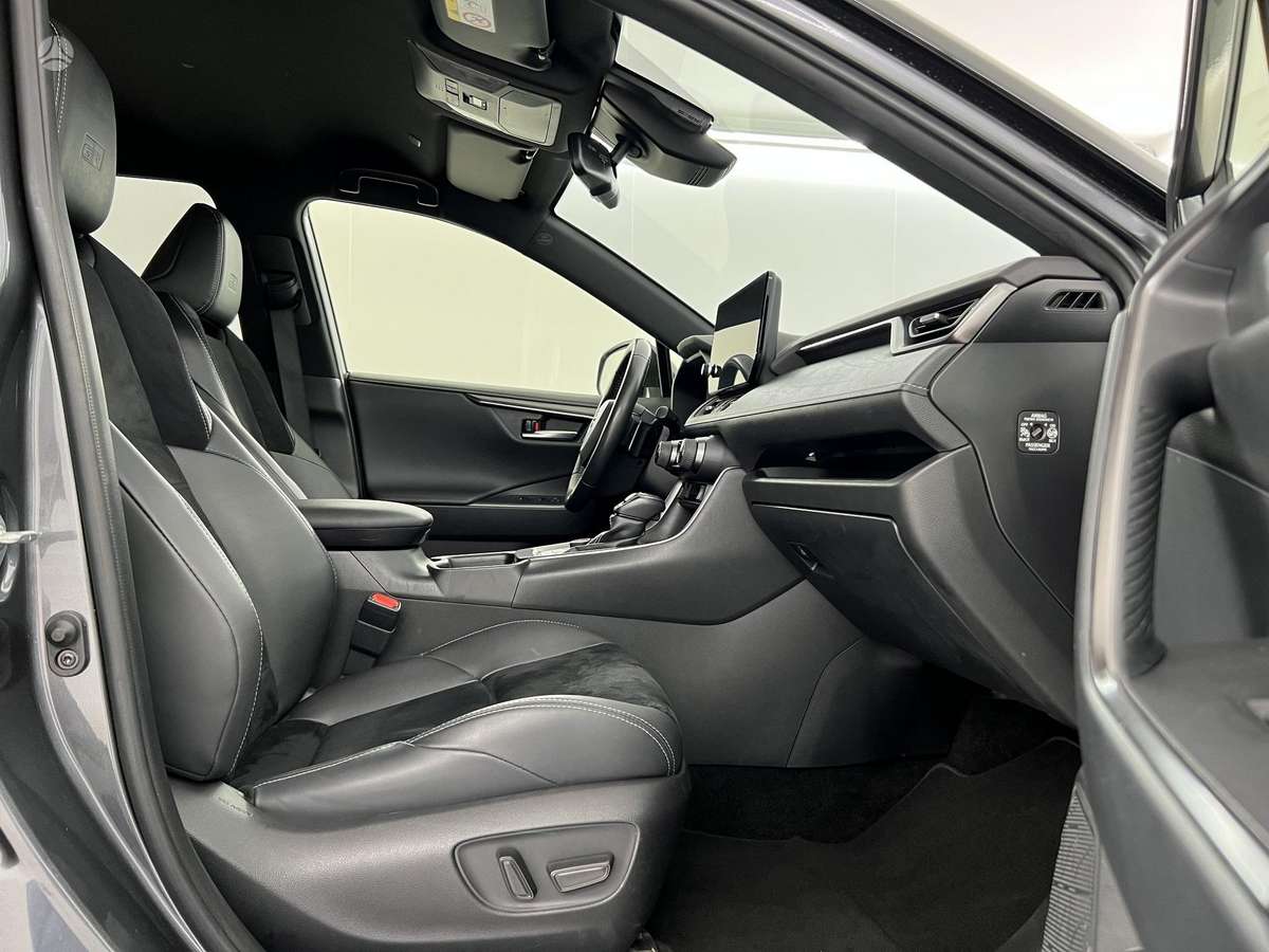 Toyota RAV4 - 6