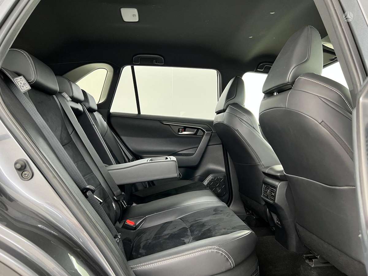 Toyota RAV4 - 7