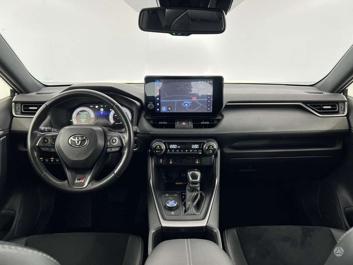 Toyota RAV4 - 8