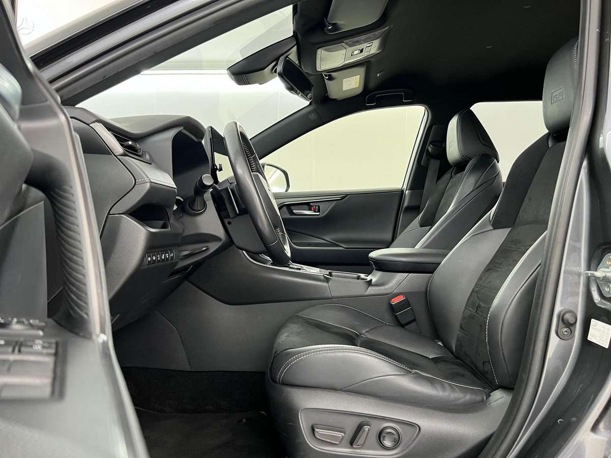 Toyota RAV4 - 11