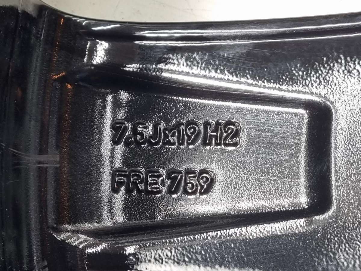 Volvo XC60, lengvojo lydinio, R19