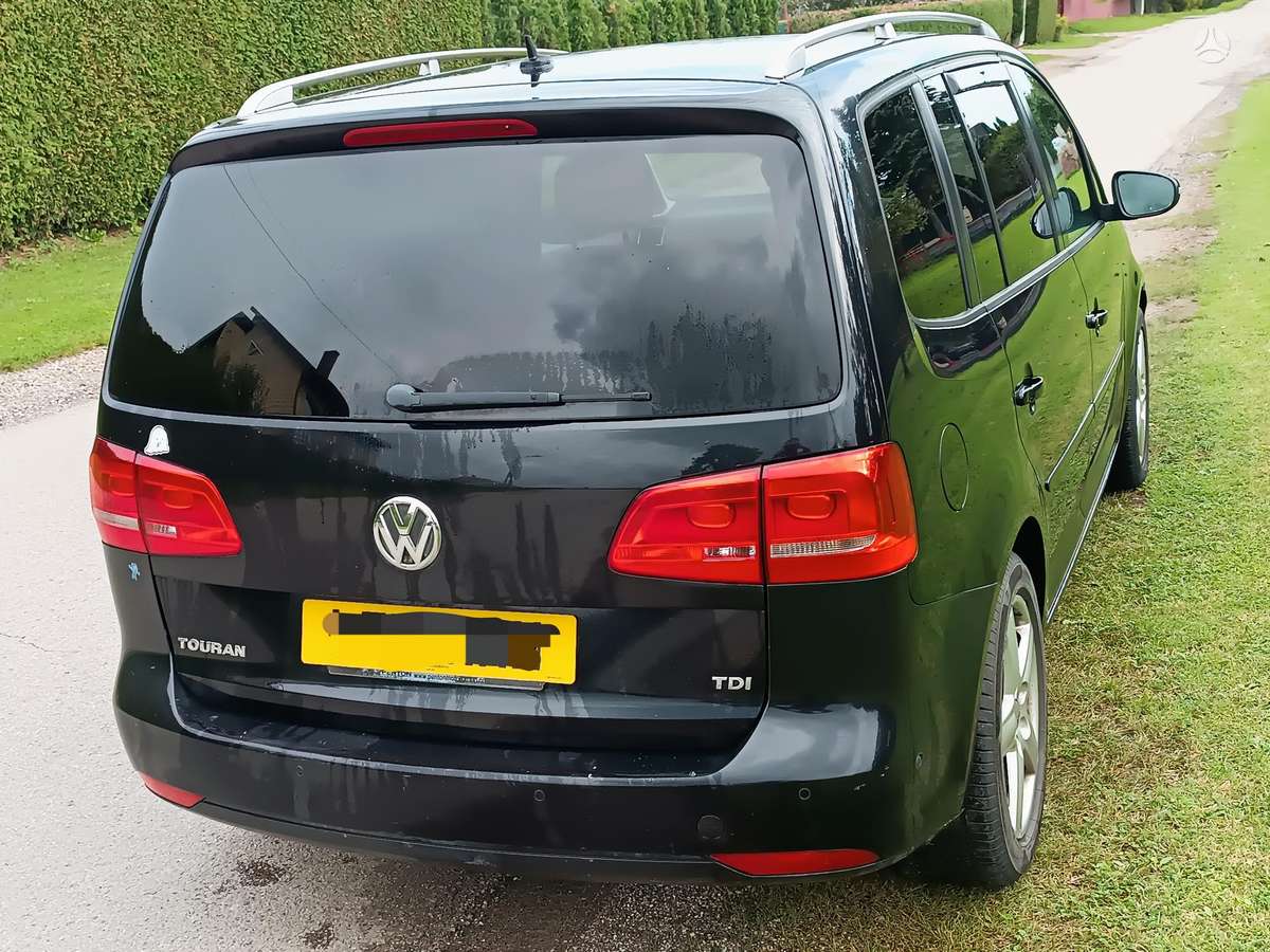 Volkswagen Touran - 3