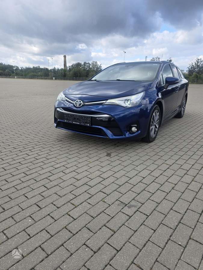 Toyota Avensis - 1