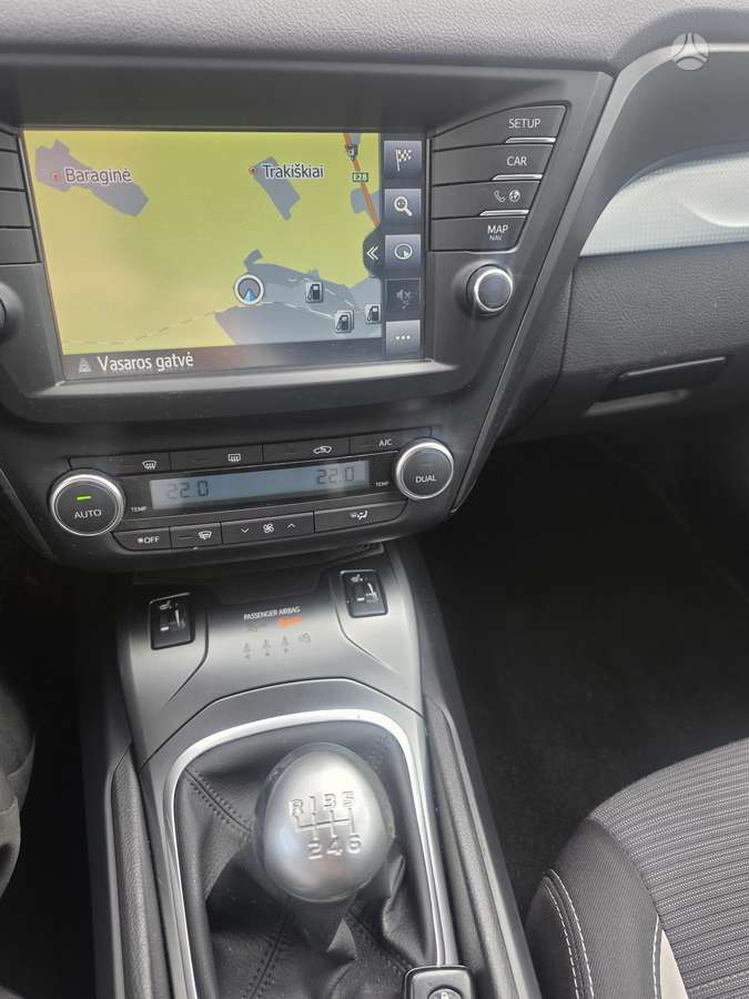 Toyota Avensis - 6
