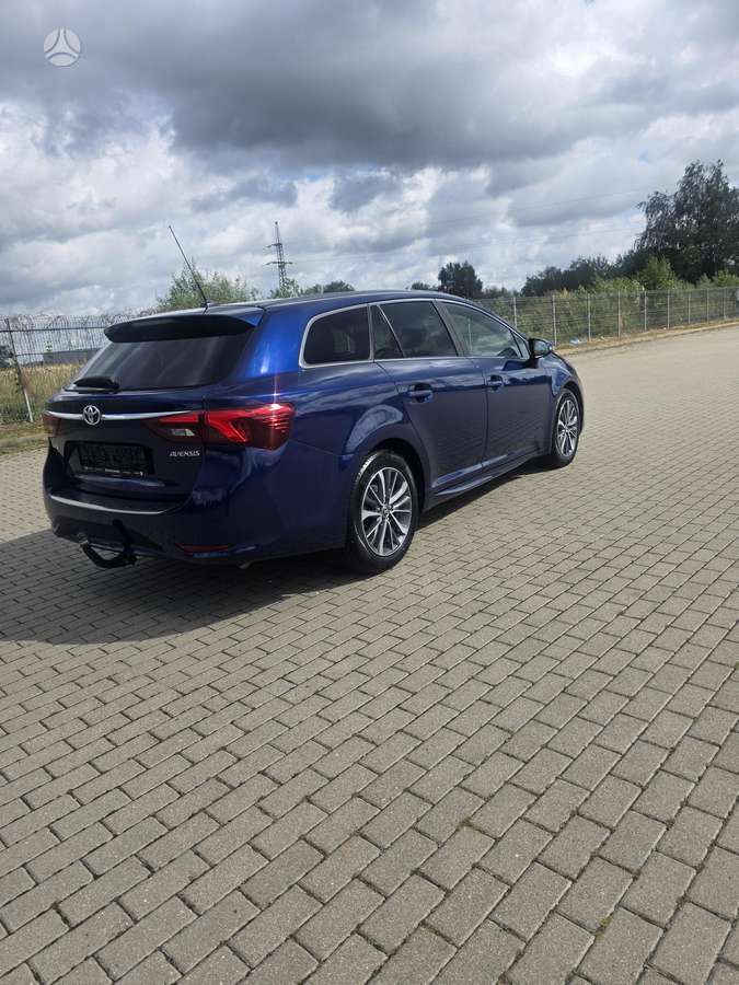 Toyota Avensis - 8