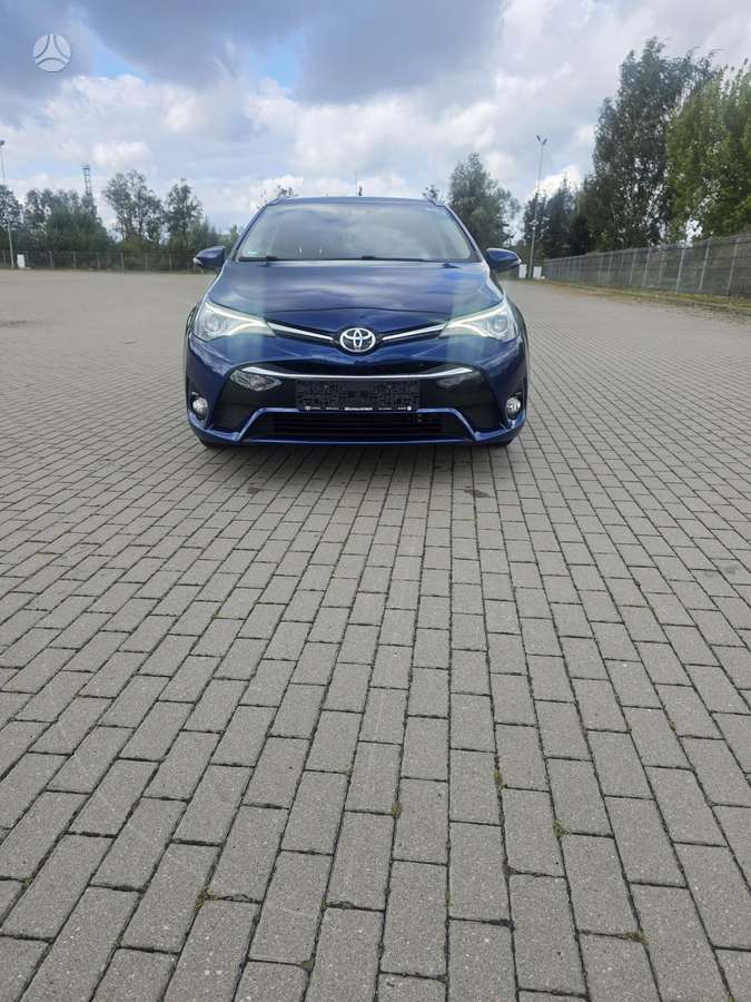 Toyota Avensis - 10