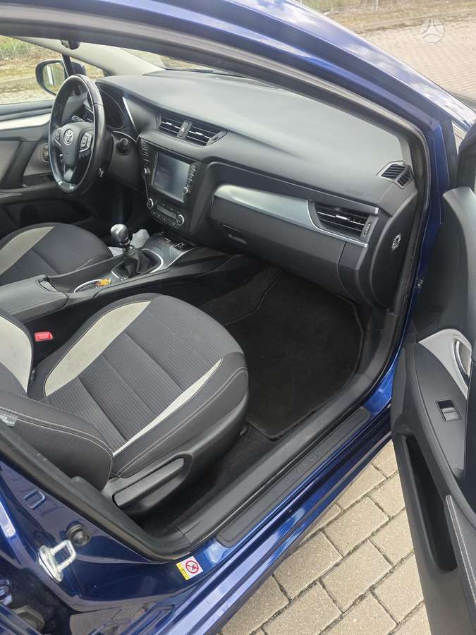 Toyota Avensis, 2.0 l., Универсал