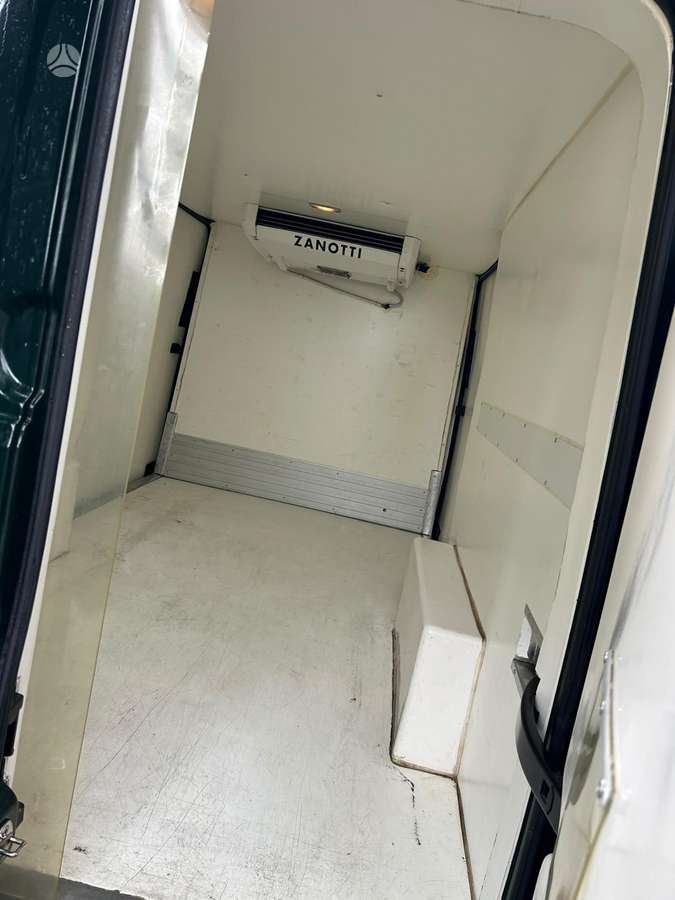 Volkswagen Crafter - 11