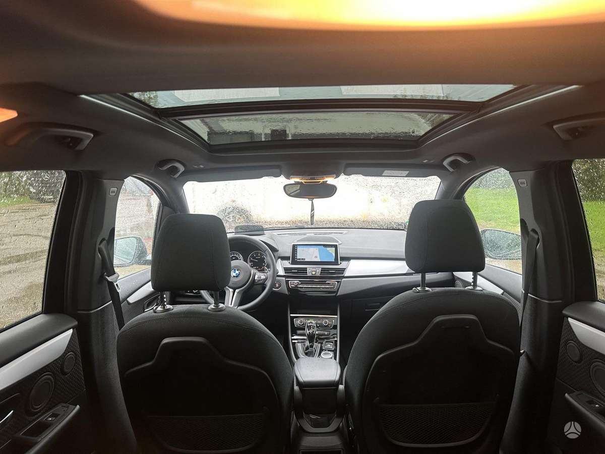 BMW 218 Gran Tourer, Минивэн