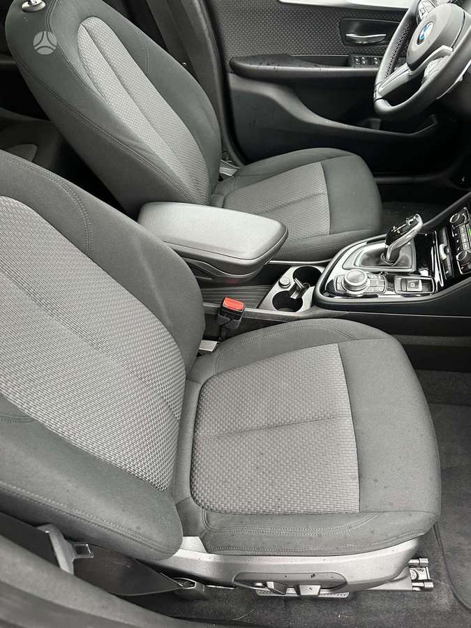 BMW 218 Gran Tourer, Минивэн