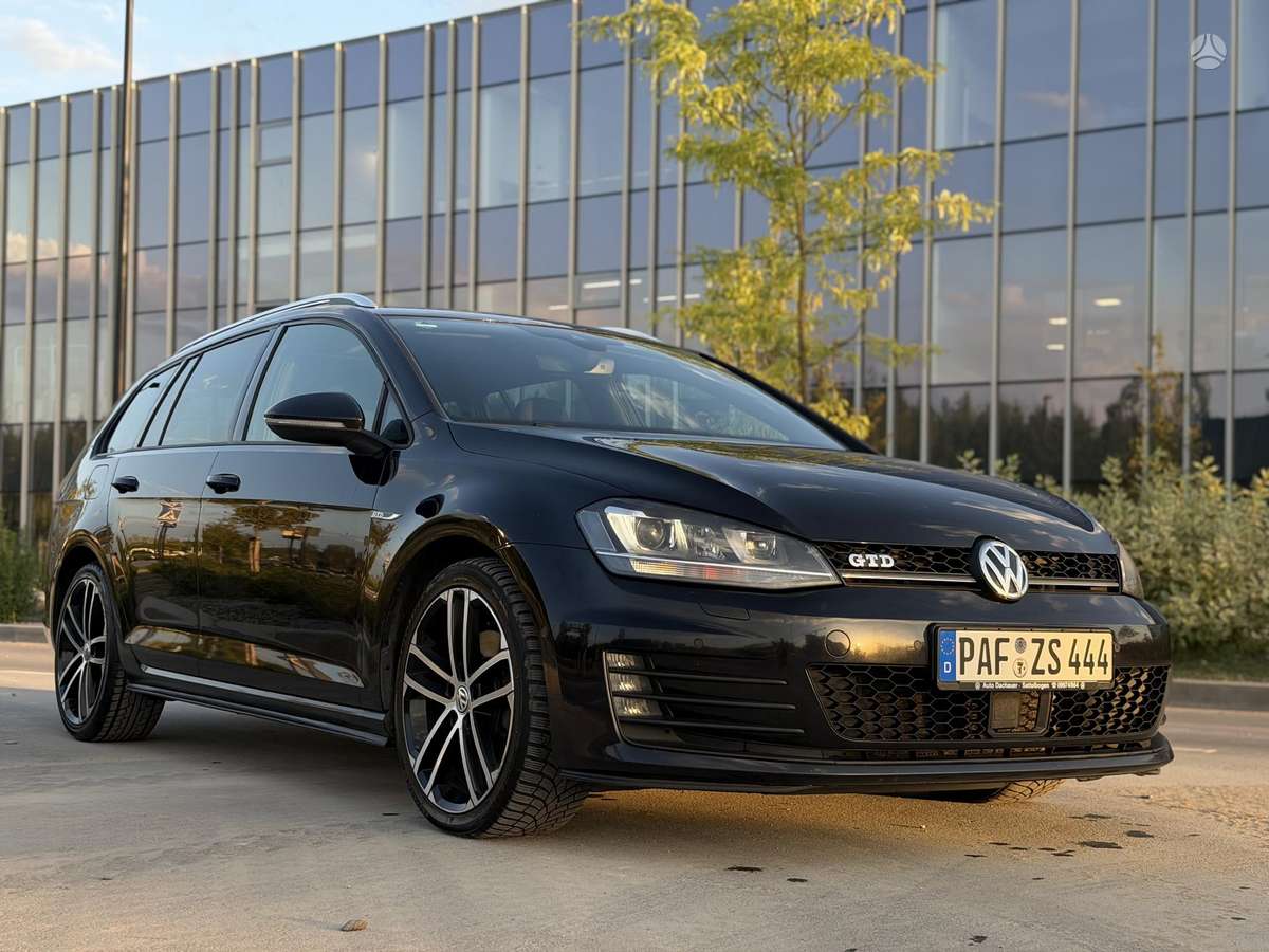 Volkswagen Golf - 2