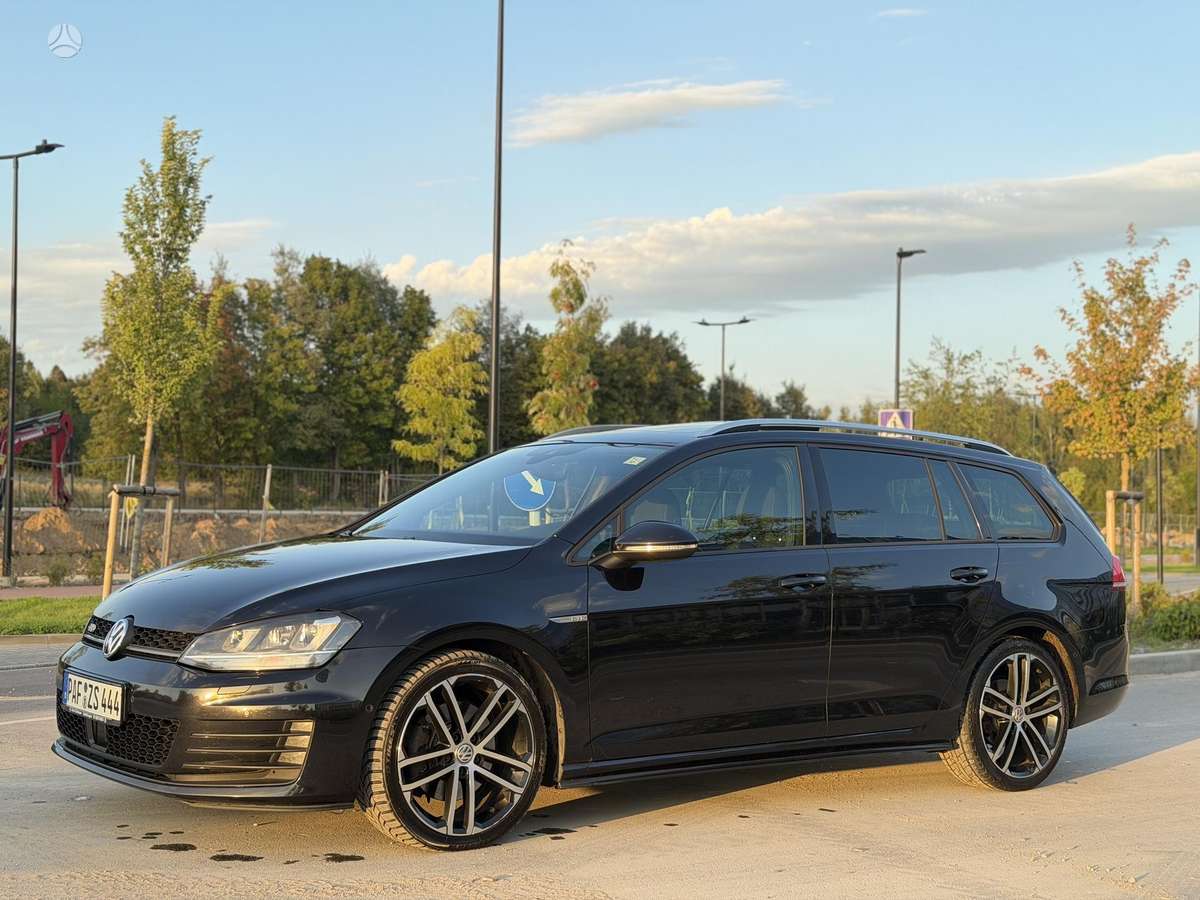 Volkswagen Golf - 8