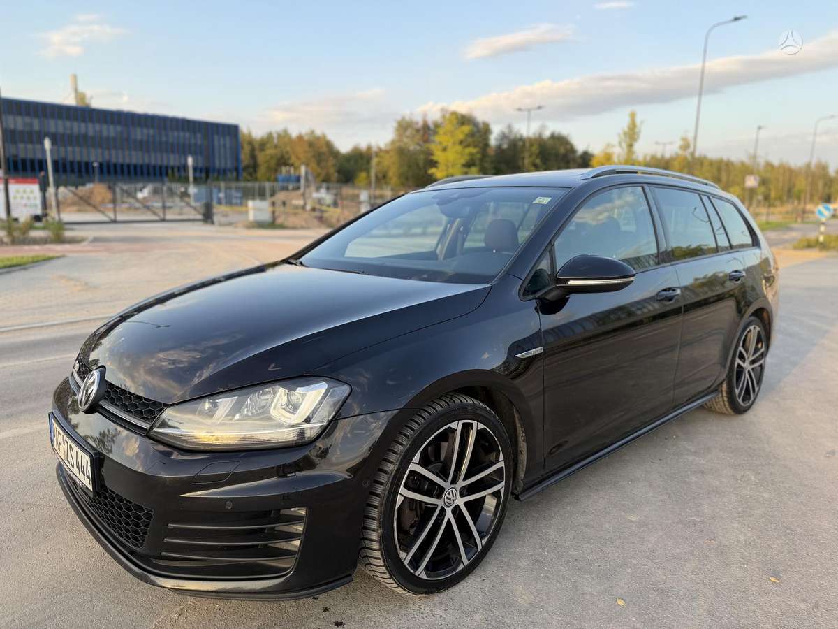 Volkswagen Golf - 10