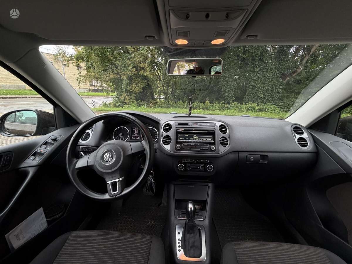 Volkswagen Tiguan - 9