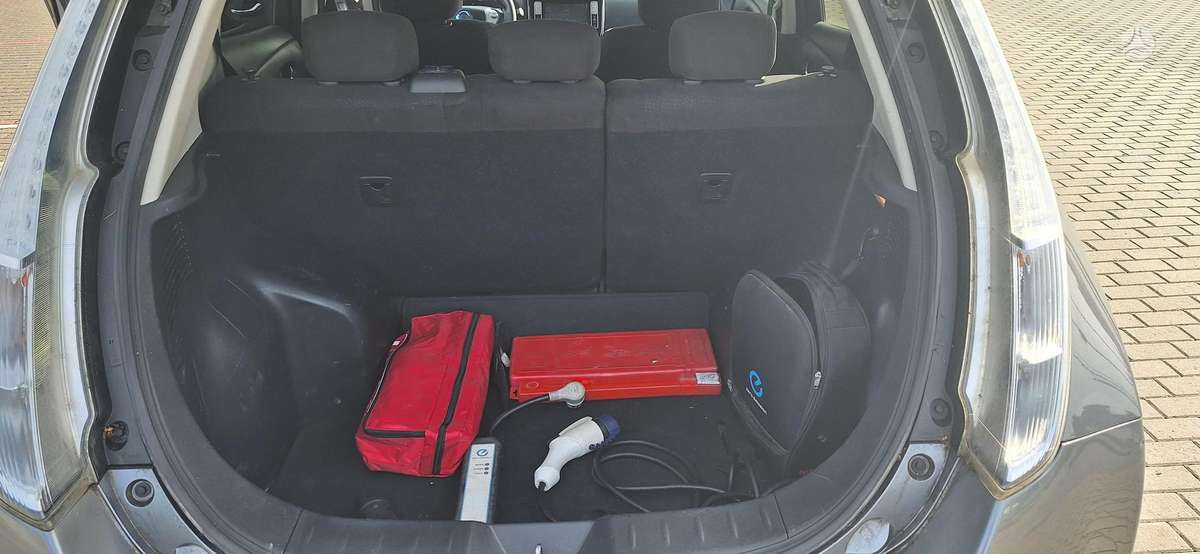 Nissan Leaf, 30 kWh, hatchback