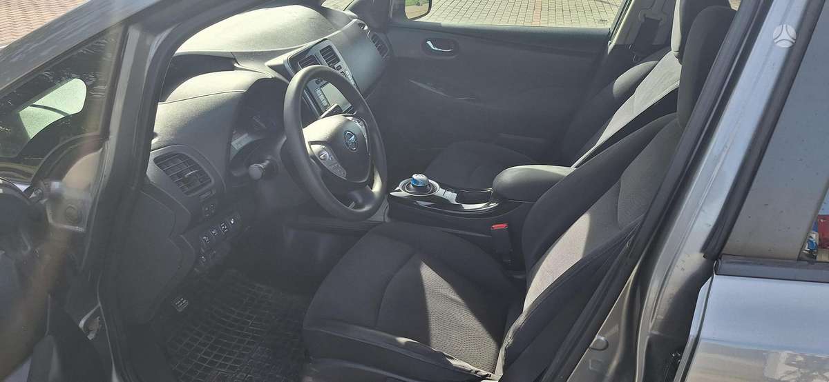 Nissan Leaf, 30 кВт·ч, Хэтчбек